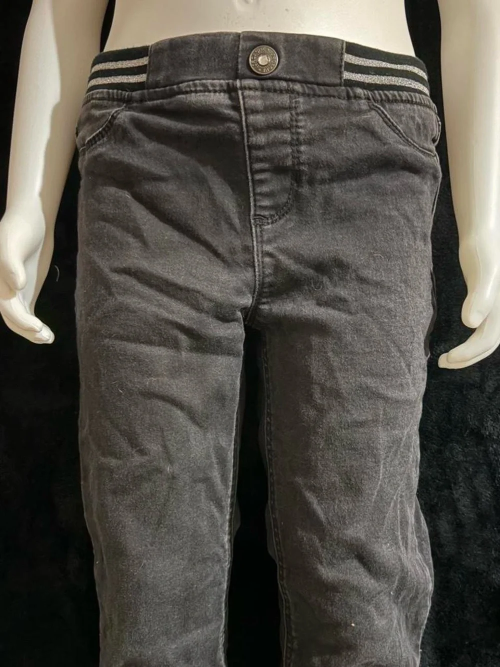 N/A comfortable black